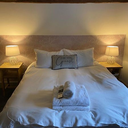 The Swan Taphouse Bed & Breakfast Айронбридж Екстериор снимка