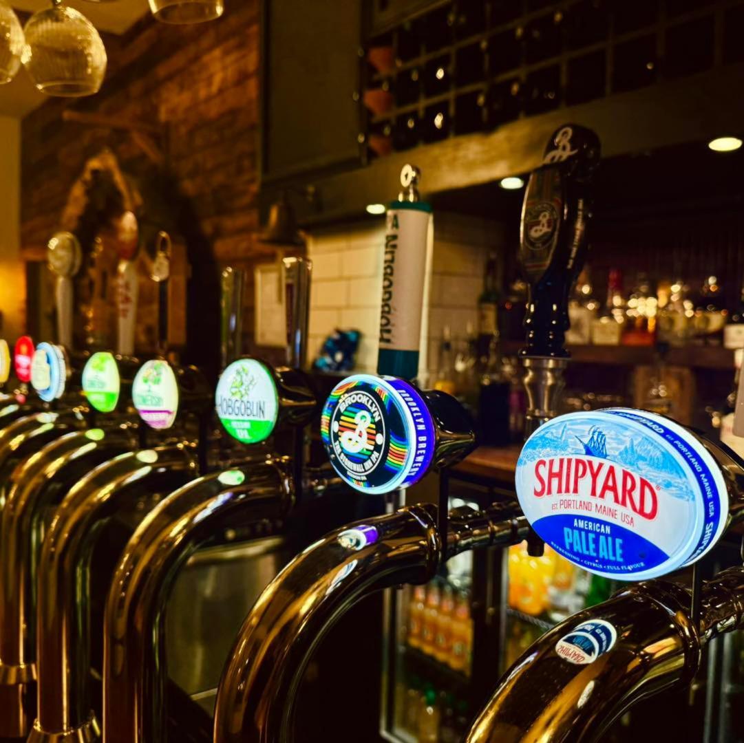 The Swan Taphouse Bed & Breakfast Айронбридж Екстериор снимка