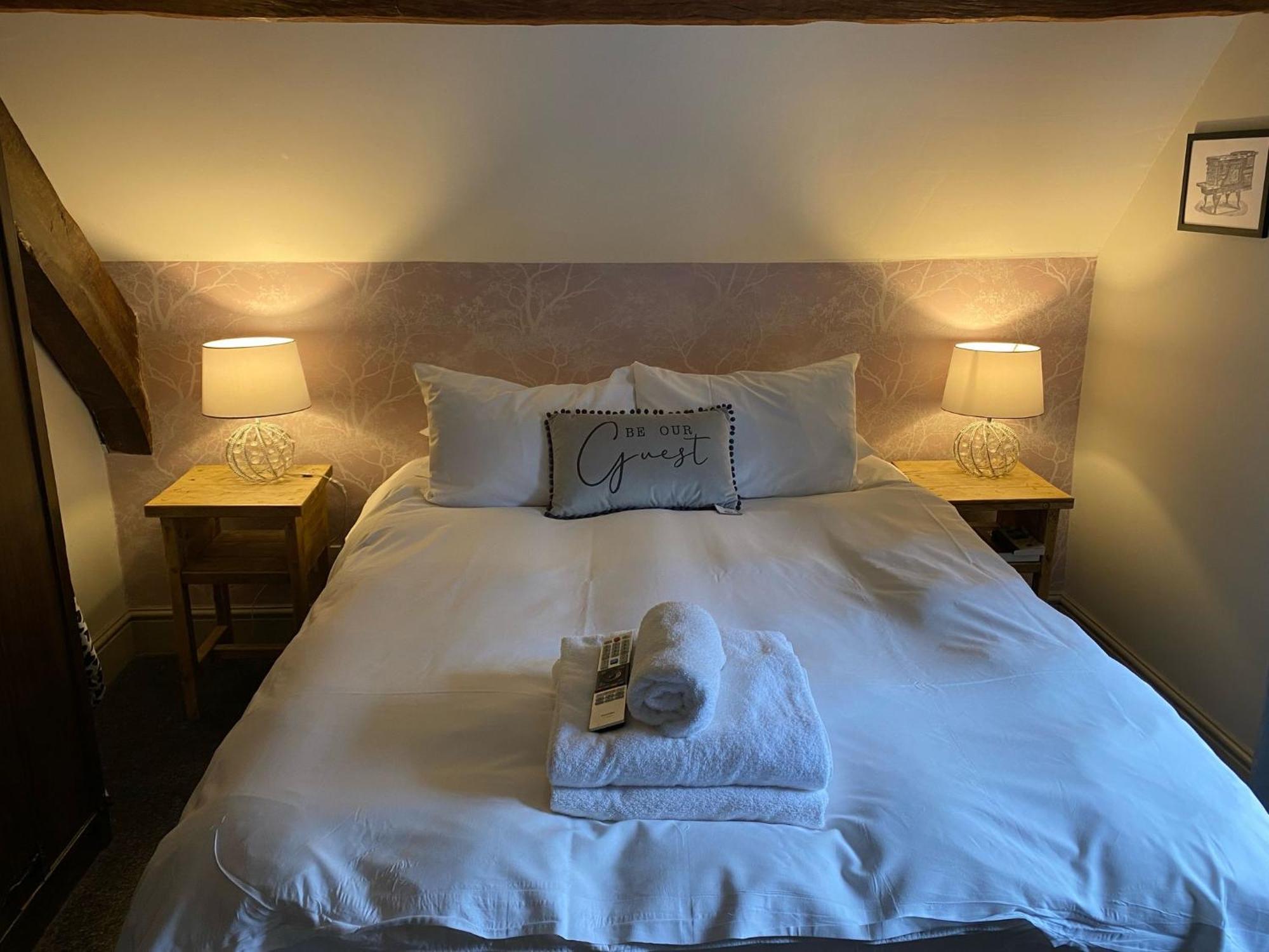 The Swan Taphouse Bed & Breakfast Айронбридж Екстериор снимка