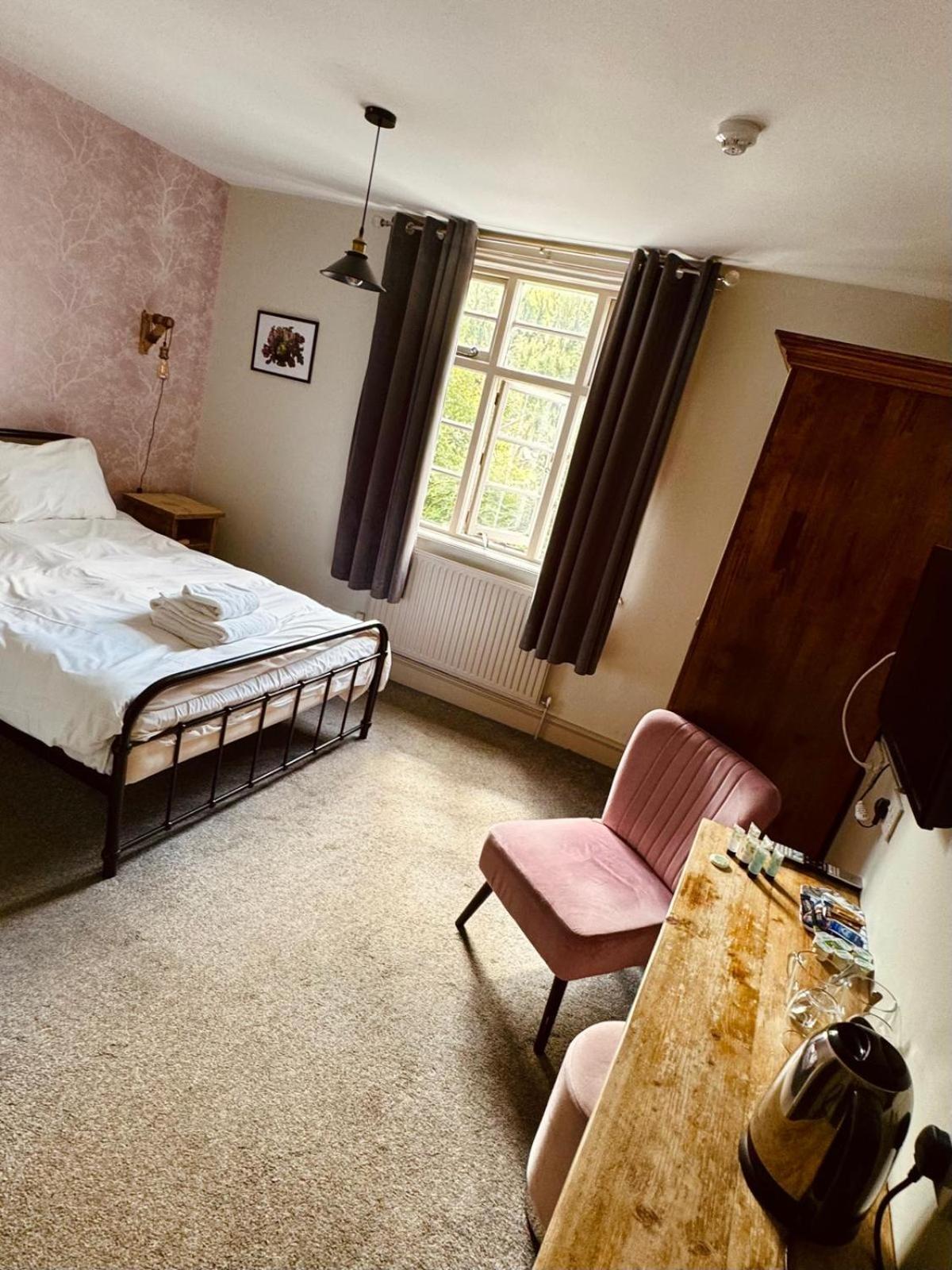 The Swan Taphouse Bed & Breakfast Айронбридж Екстериор снимка